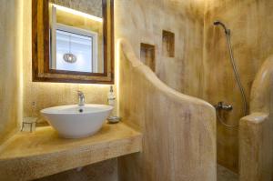 Valena Mare Suites & Apartments的一间浴室