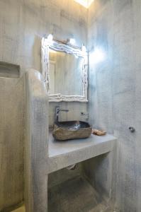 Valena Mare Suites & Apartments的一间浴室
