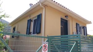 The building in which the holiday home is located