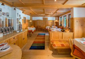 Posedenie v ubytovaní Hotel-Garni Jakober