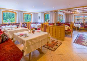 Restoran atau tempat lain untuk makan di Hotel-Garni Jakober