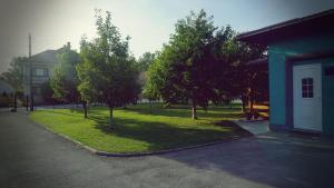 Vonkajšia záhrada v ubytovaní Studio apartman Zorkovac