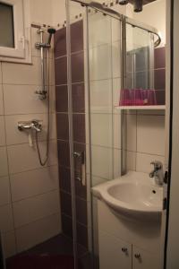 Kúpeľňa v ubytovaní Apartmani Atila Damir