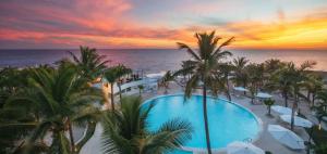Bazén v ubytování Habitacion en Sol Dominicus solo adultos nebo v jeho okolí