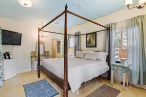 Giường trong phòng chung tại T'Frere's Bed & Breakfast