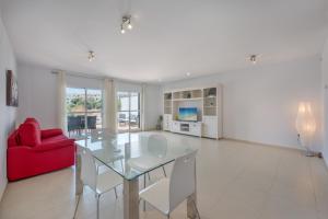 Kuchyňa alebo kuchynka v ubytovaní Sea Flower Miraflores Golf and Beach Parking included