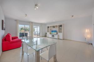 Kuchyňa alebo kuchynka v ubytovaní Sea Flower Miraflores Golf and Beach Parking included