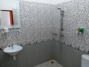 
A bathroom at Jepun Segara Guest House
