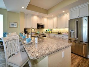 O bucătărie sau chicinetă la Sandpiper's Cove 303 Waterfront 3 Bedroom 2 Bathroom - Sandpiper's Cove 23146