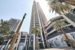 Gallery image of Fantastay - Towering Burj Khalifa view - BLVD Crescent Tower in Dubai