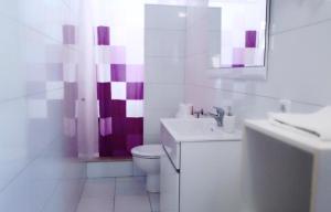Koupelna v ubytování Apartments Ana Sutivan