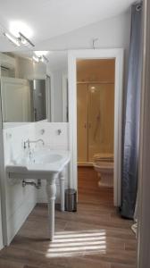 Koupelna v ubytování Santa Lucia B&B