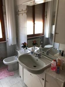 Ένα μπάνιο στο Casa Clara