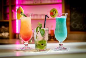 Juomia majoituspaikassa IMLAUER Hotel Nestroy Wien