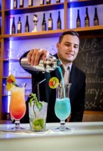 Juomia majoituspaikassa IMLAUER Hotel Nestroy Wien