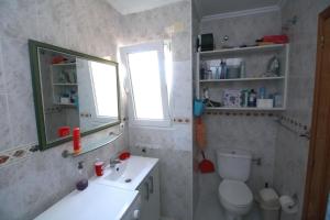 Ένα μπάνιο στο Estrella Del Mar, Denia +49 φωτογραφίες