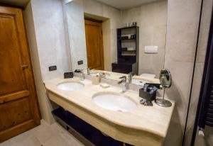 A bathroom at Acacia Firenze - The Verde Még 12 kép
