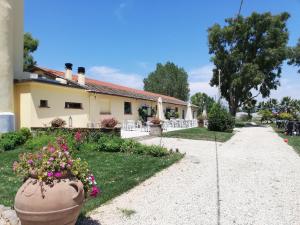 El edificio en el que está la estancia rural