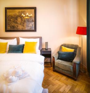 Posteľ alebo postele v izbe v ubytovaní Luxurious Kafka family apt in Old Town