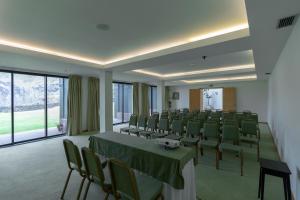 Konferenční prostory v ubytování Caloura Hotel Resort + 37 fotografií