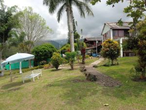 Jardín al aire libre en Villa Kyra