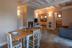 Posezení v ubytování Borgo di Villa Cellaia Resort & SPA