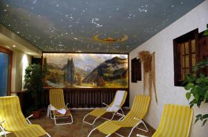A seating area at Alberta's Ferienhaus