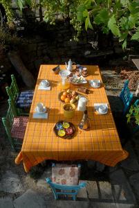 a picnic table with food on top of it at chevalier claudio in Agnone