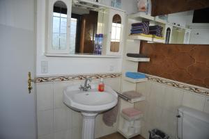 Ένα μπάνιο στο Hotel zur Herzklinik +18 φωτογραφίες