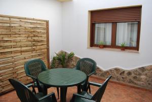 Posezení v ubytování Casas Rurales Mirador Al Castillo