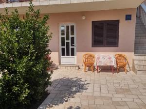 Patio alebo iná vonkajšia časť ubytovania Apartments Katarina