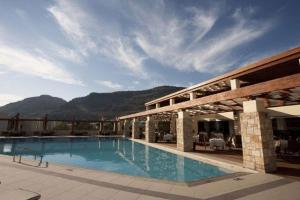Bazén v ubytování Island Blue Hotel nebo v jeho okolí