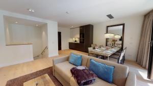 Posezení v ubytování White Pearl Apartment 0.02