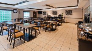 Imagen de la galería de Best Western King George Inn & Suites, en Surrey