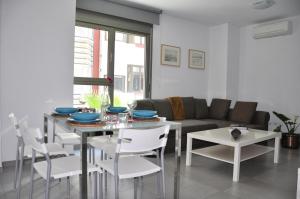 Posedenie v ubytovaní Flatguest - Cozy Beach + 37 fotografií