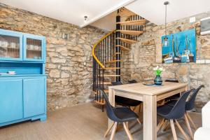 Kuchyňa alebo kuchynka v ubytovaní Rural holiday home Stankolina Opatija