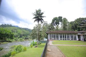 Gallery image of Heritage Kithulgala Rest House - Historic Home to a Bird Sanctuary in Kitulgala