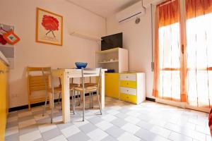 TV a/nebo společenská místnost v ubytování Beach holiday Delfini