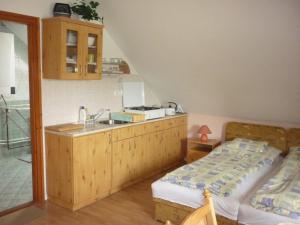 Fotografia z galérie ubytovania Barbara Apartmanház v destinácii Kehidakustány