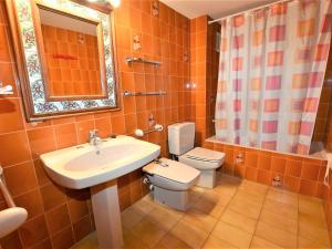 Koupelna v ubytování Villa Service - Poblet + 7 fotografií