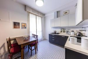 Kuchyňa alebo kuchynka v ubytovaní Downtown Bologna Apartment