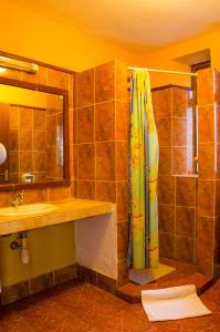 Ένα μπάνιο στο Kianderi Villa-Great Rift Valley Resort