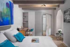 Posteľ alebo postele v izbe v ubytovaní Luxury Town House Corto Bechera + 27 fotografií