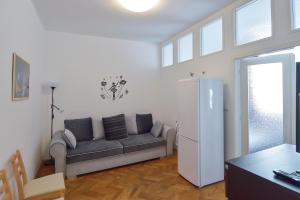 Posedenie v ubytovaní Modern Apartment Navrátilova II