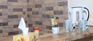 Příslušenství pro přípravu čaje a kávy v ubytování Orbategh Hotel Resort