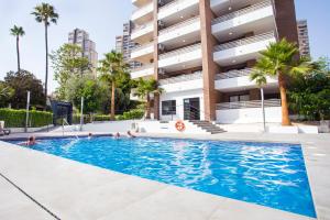 A piscina localizada em Apartamentos Maryciel By Mc ou nos arredores