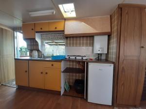 Kuchnia lub aneks kuchenny w obiekcie Kalmar