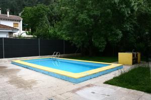 Bazén v ubytování Los Olivos nebo v jeho okolí