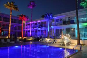 Lysithea Hotel内部或周边的泳池