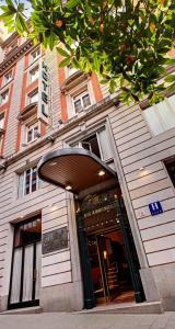 Het gebouw waarin het hotel zich bevindt